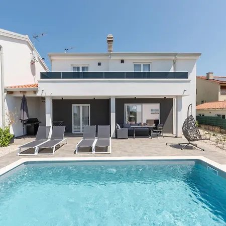 Delfin & Delfis Guest house